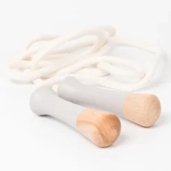 Cuerda de saltar 2m mango madera