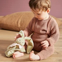 Doudou conejito verde