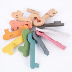 Llaves de madera de colores para contar del 0 al 10