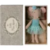 Ratita bailarina en sofá cama 11cm.