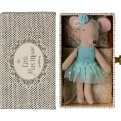 Ratita bailarina en sofá cama 11cm.