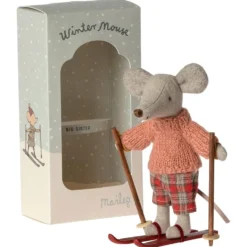 Ratita con esquís 13cm. Maileg