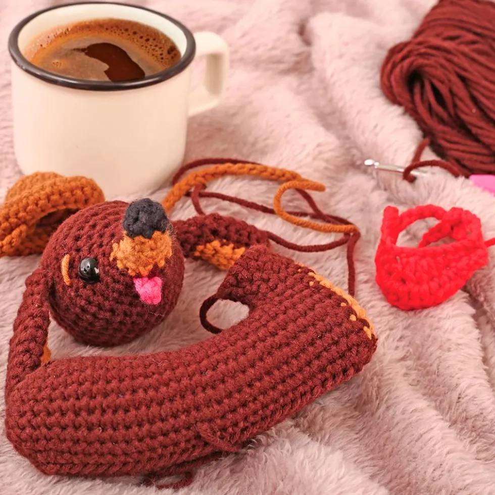 Set de ganchillo DIY perro teckel amigurumi
